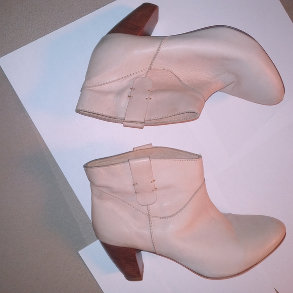 REBECCA MINKOFF women's sz 8.5 VINTAGE CREAM/BEIGE WESTERN STYLE ANKLE - Picture 4 of 10